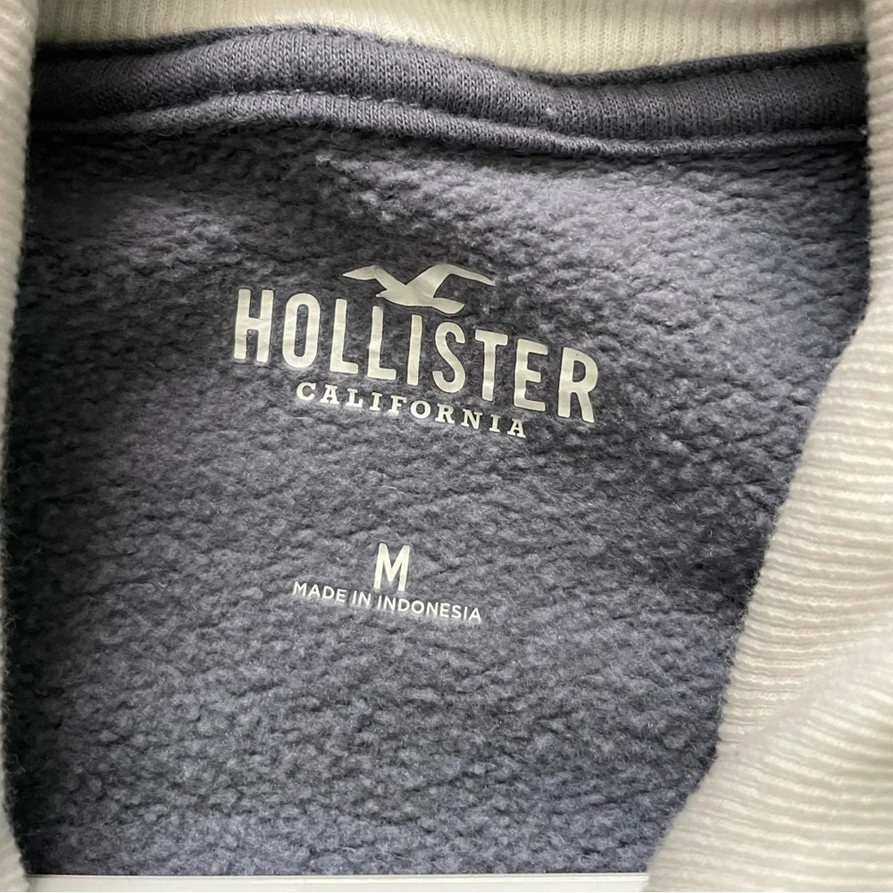 Hollister Cropped Blue Crew Neck Sweater - Picture 3 of 3